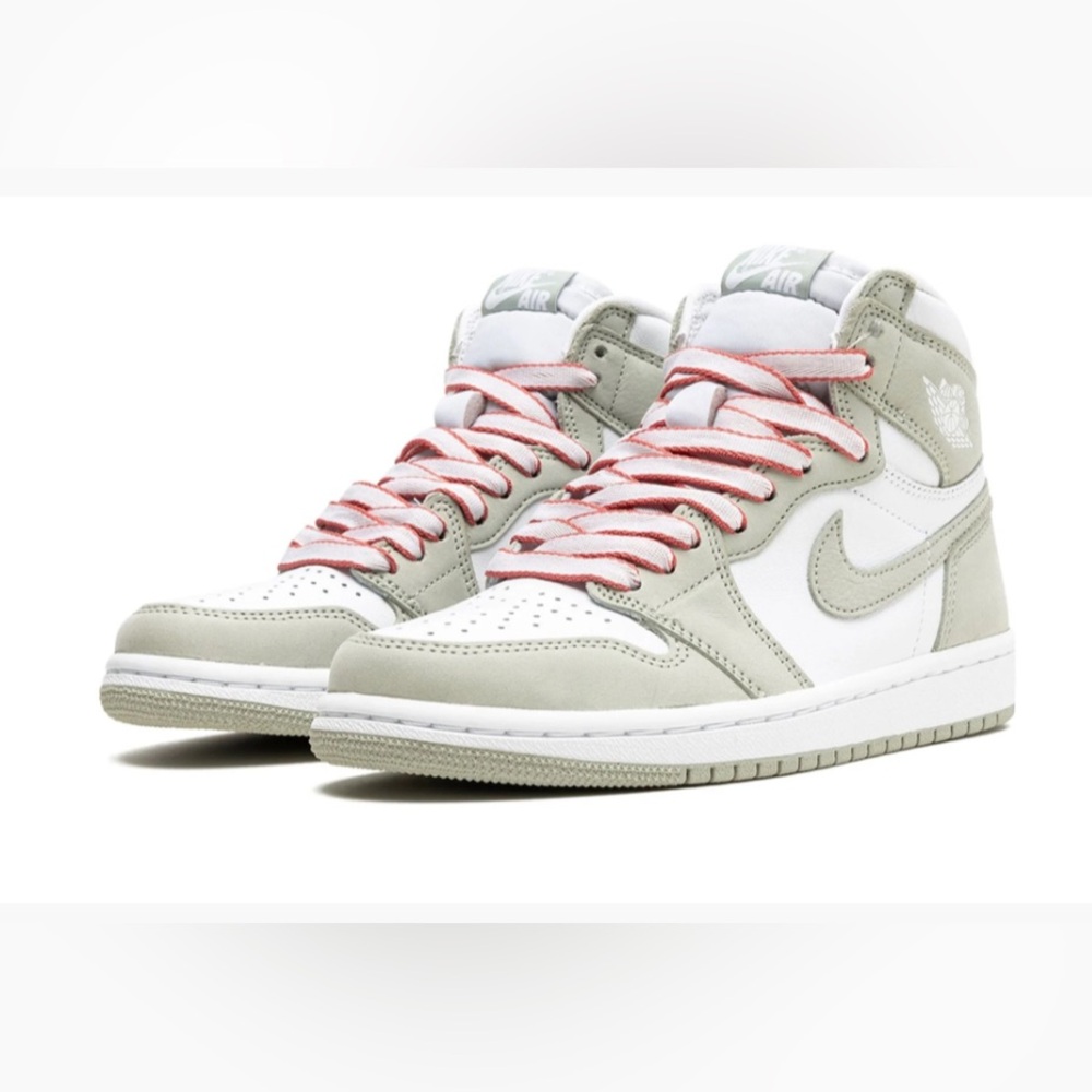 Nike Air Jordan 1 High Tops Seafoams with Crease Protectors and Box 8.5w/7Y